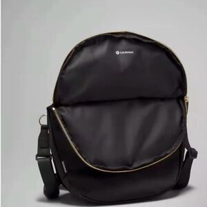 Lululemon 5L crossbody bag